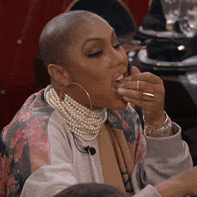 tamar braxton from celebrity big brother eating grapes rapidly
