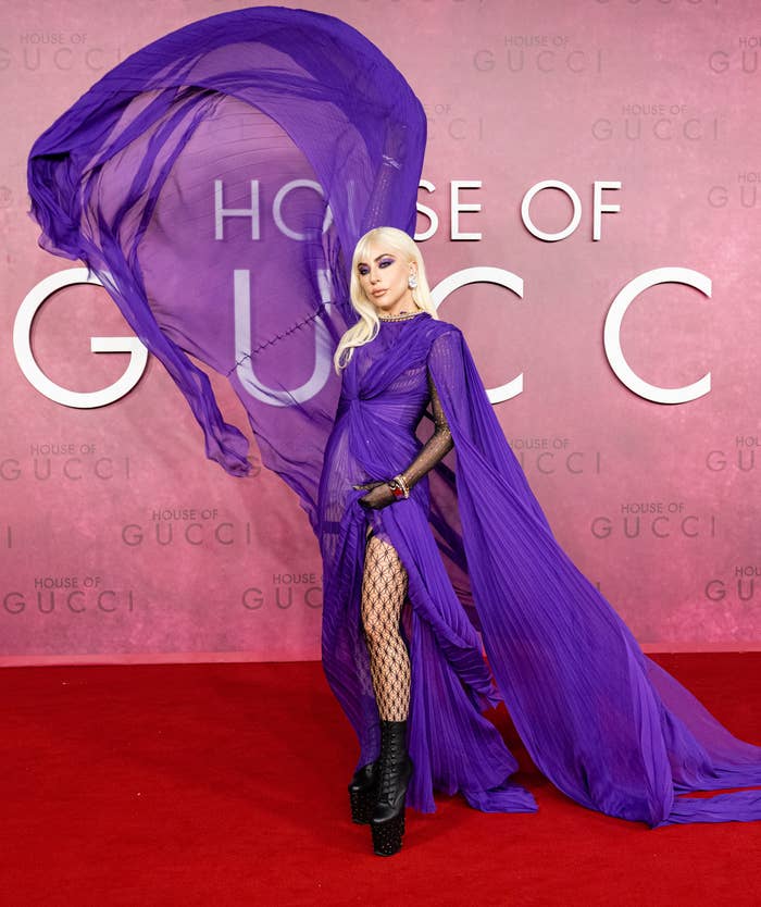 Lady Gaga在红地毯上