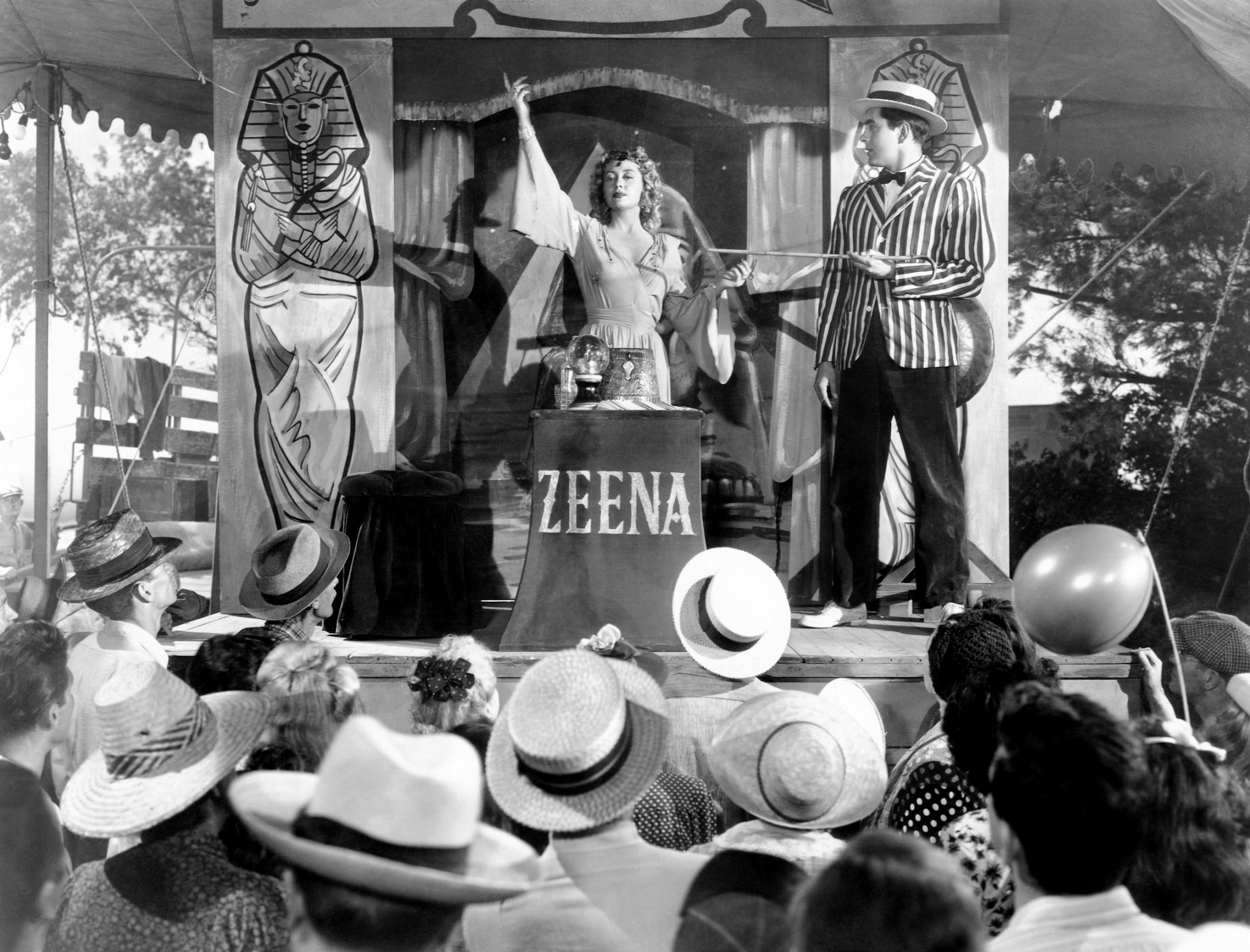 Joan Blondell, Tyrone Power acting as sideshow performers in the old film
