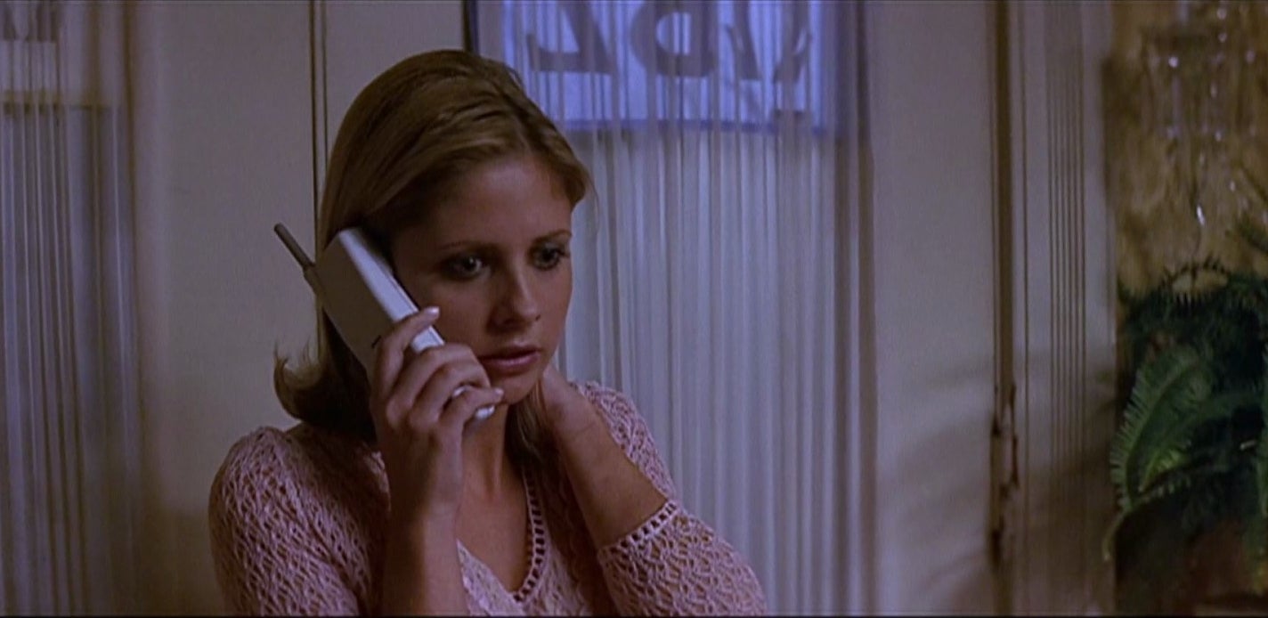 CeCe Cooper on the phone in Scream 2
