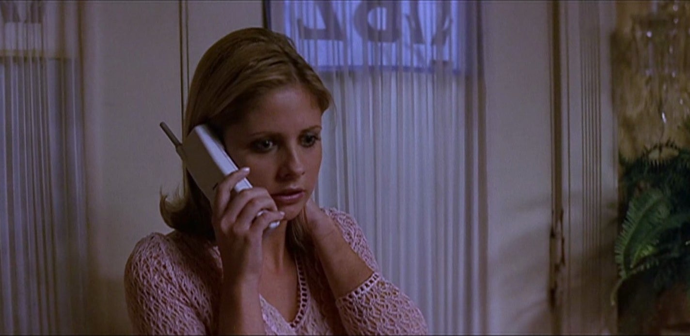 CeCe Cooper on the phone in Scream 2