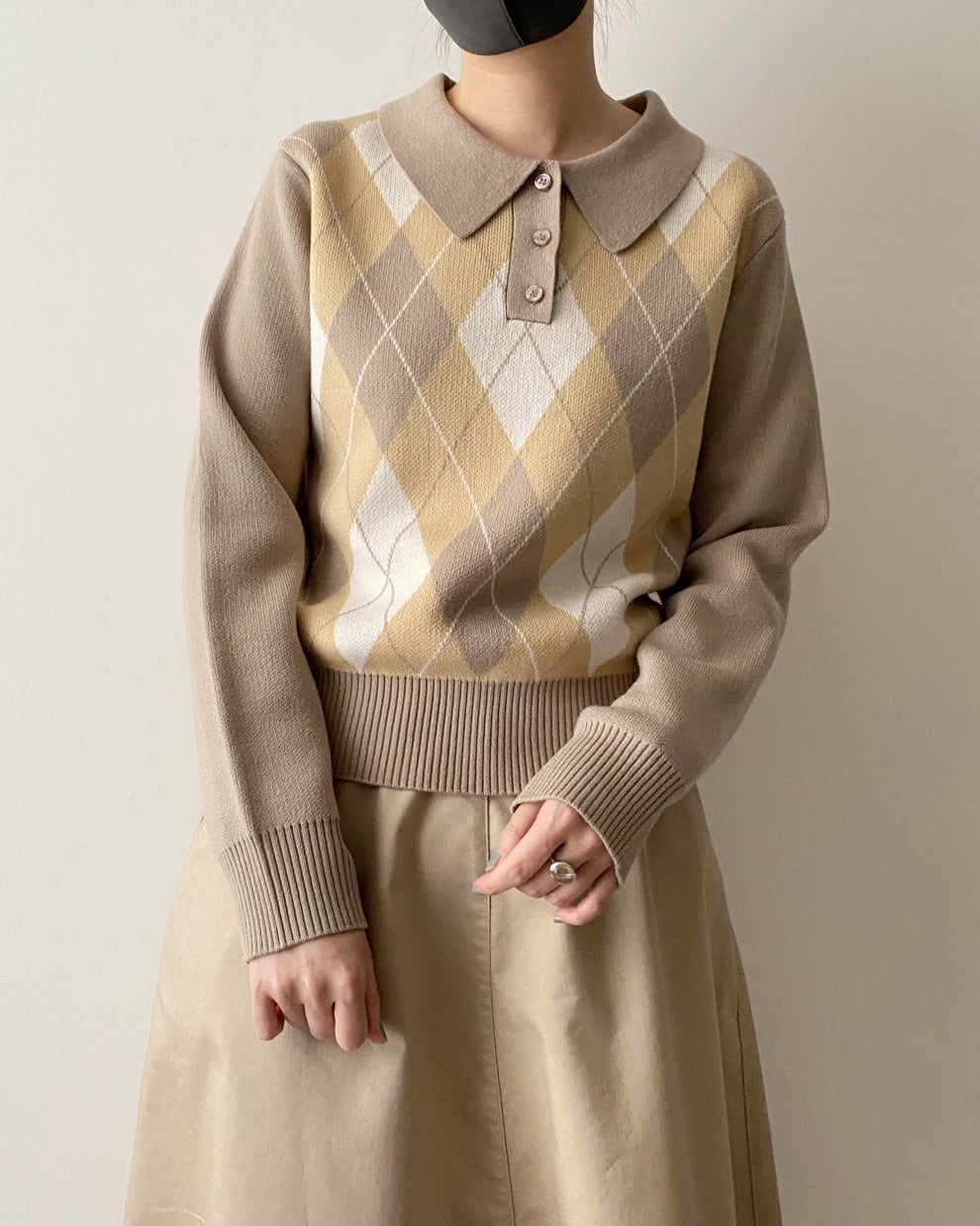 本当に1990円でいいの Guの レトロ風ニット 小顔効果がすんごいの