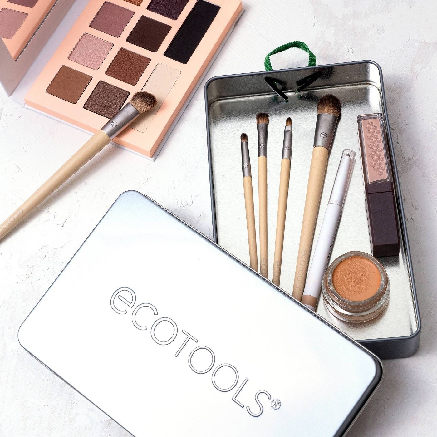 The EcoTools everyday makeup brush set and carrier