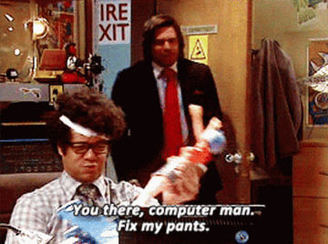 Douglas walking into the IT office and talking to Moss in &quot;The IT Crowd&quot;