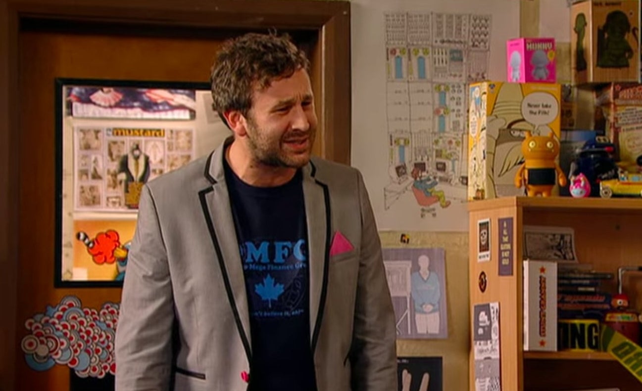 Roy wearing his new jacket talking to Moss and Jen in &quot;The IT Crowd&quot;