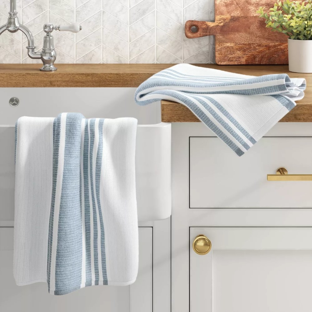 The towels in the color Blue