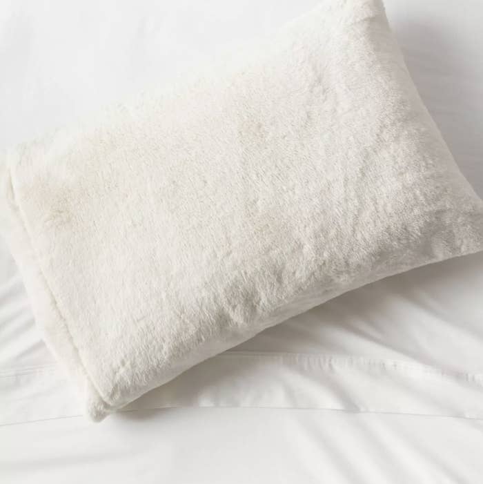 The faux fur pillowcase