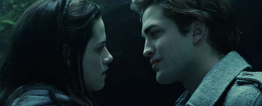 The First 'Twilight' Script Had FBI Vampire Hunters and a Track