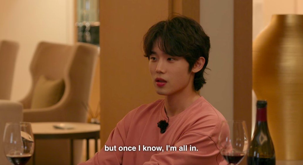 Si-hun sits in a pink shirt and says &quot;once I know, I&#x27;m all in&quot;