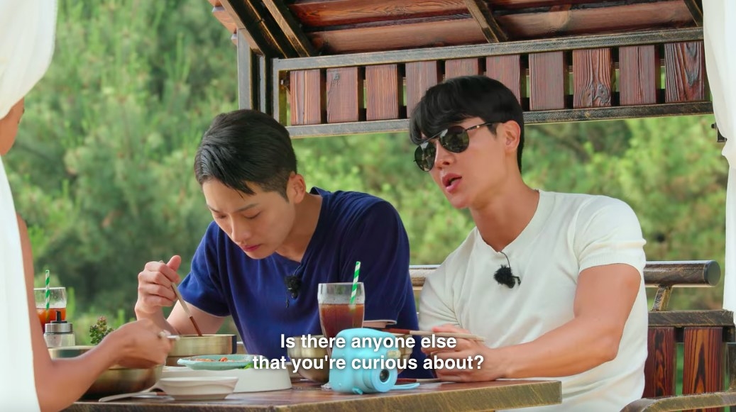 Jun-sik asks So-yeon if she&#x27;s curious about anyone else