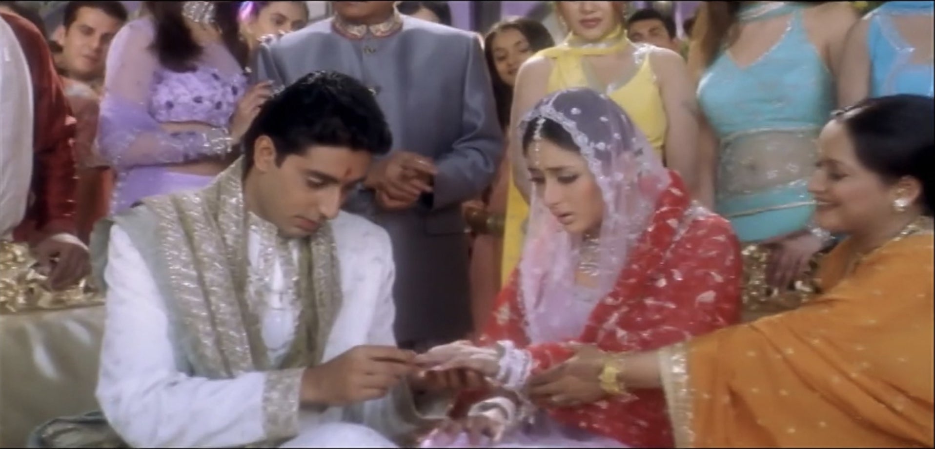 A still from Kareena and Abhishek&#x27;s engagement scene