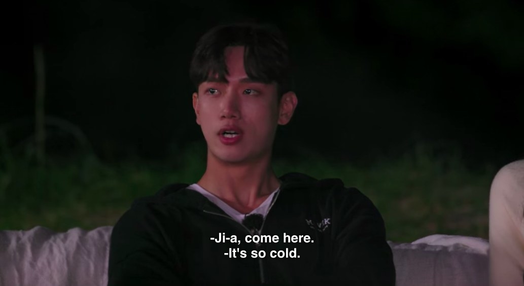 Hyeon-joong says &quot;Ji-a come here&quot; as she says its cold