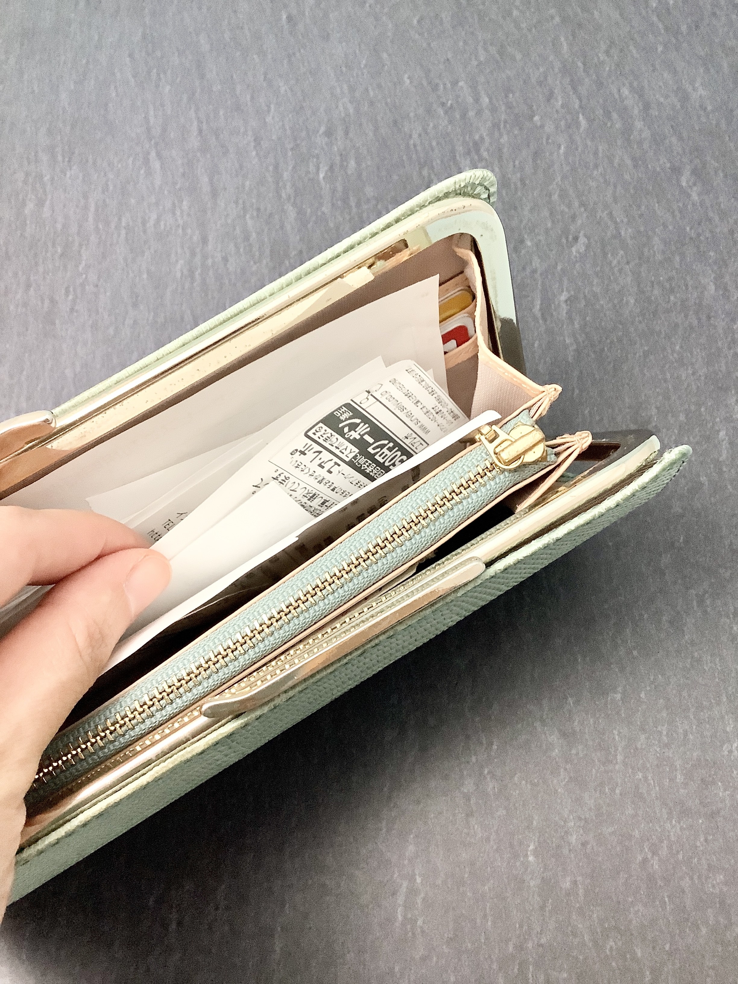 DAISO(ダイソー)のオススメの便利グッズ「財布の中に入れて使う仕分けホルダー」