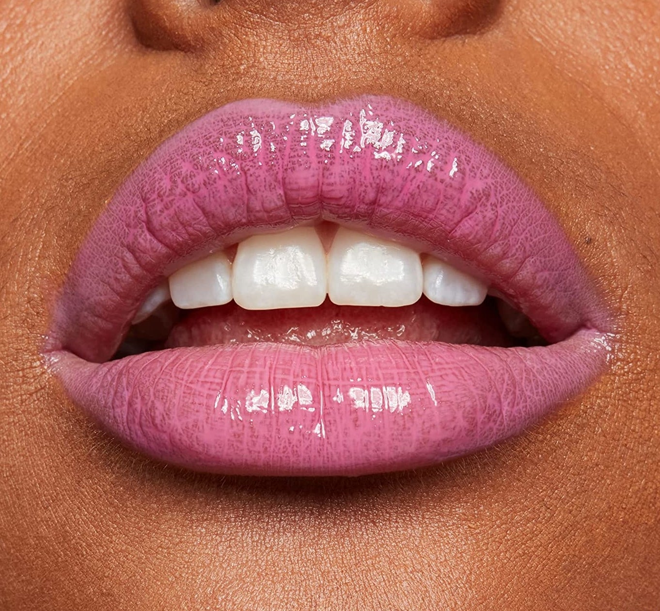 brillo rosa para labios