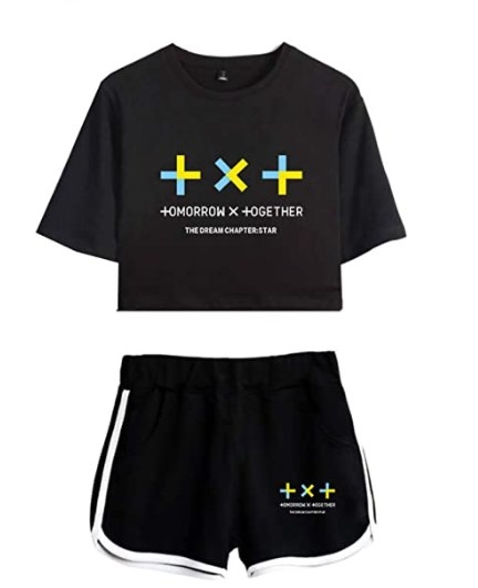 Pijama con el logo de TXT