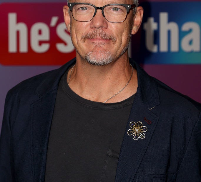 Matthew Lillard posing on the red carpet for He&#x27;s All That