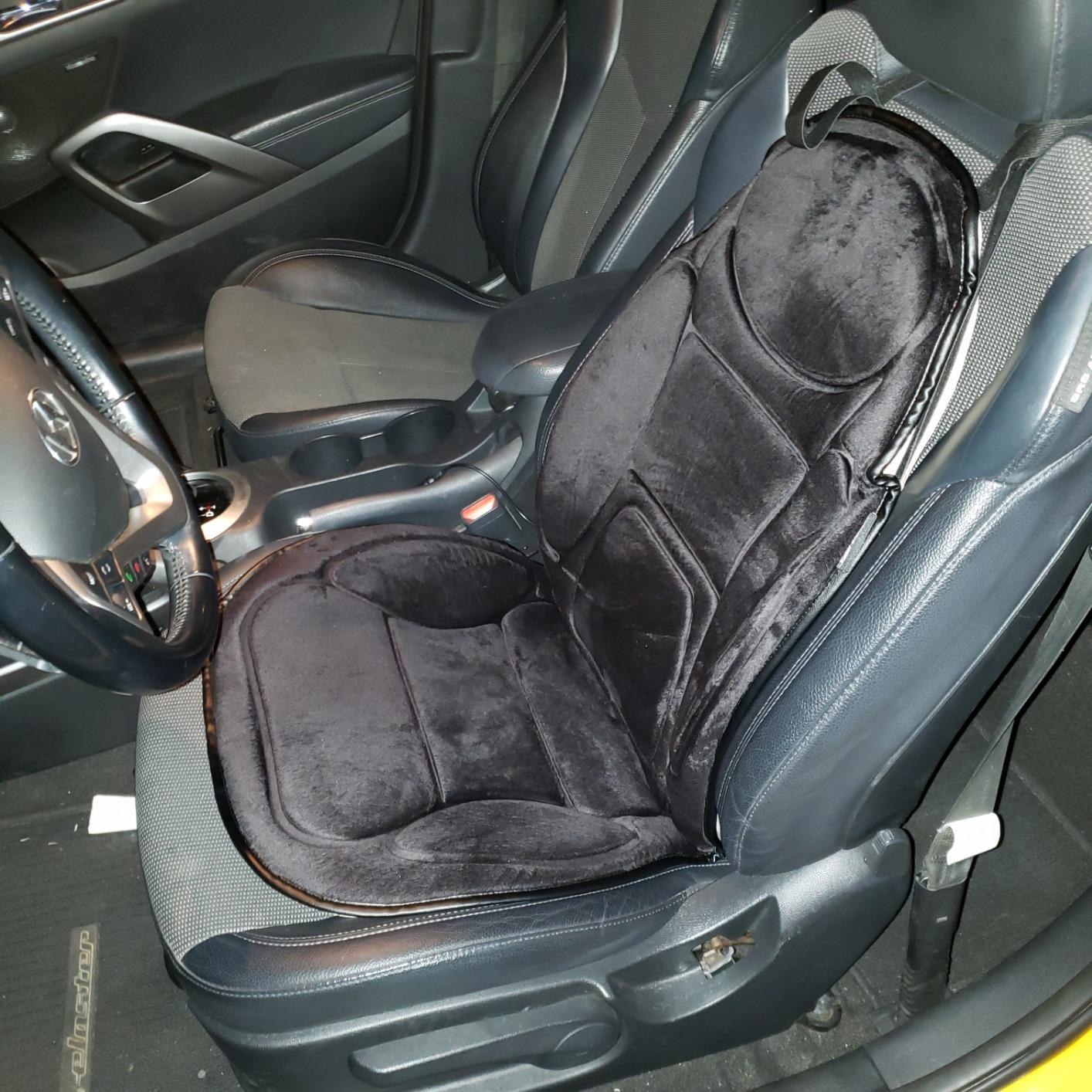 Reviewer photo of the seat warmer on the drivers seat
