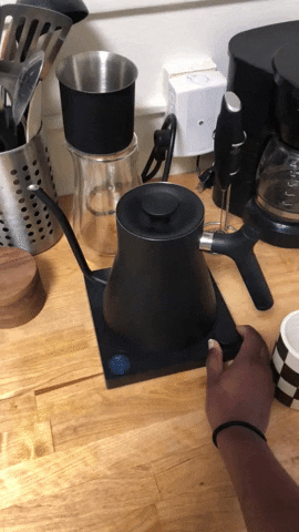 BuzzFeed exertion   turns the knob to alteration  the somesthesia  of the kettle