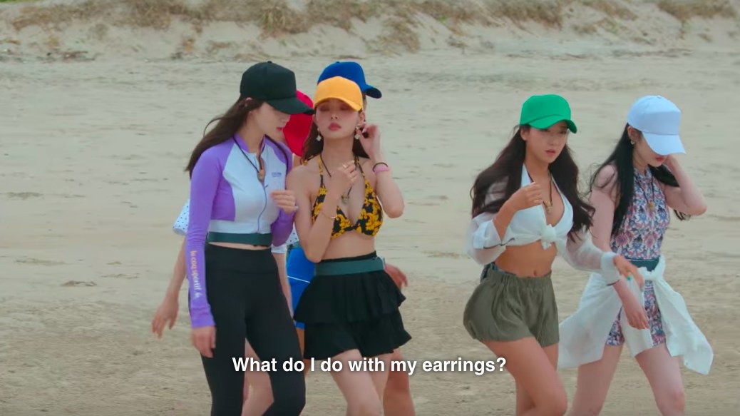 Ji-a says &quot;What do I do with my earrings?&quot;