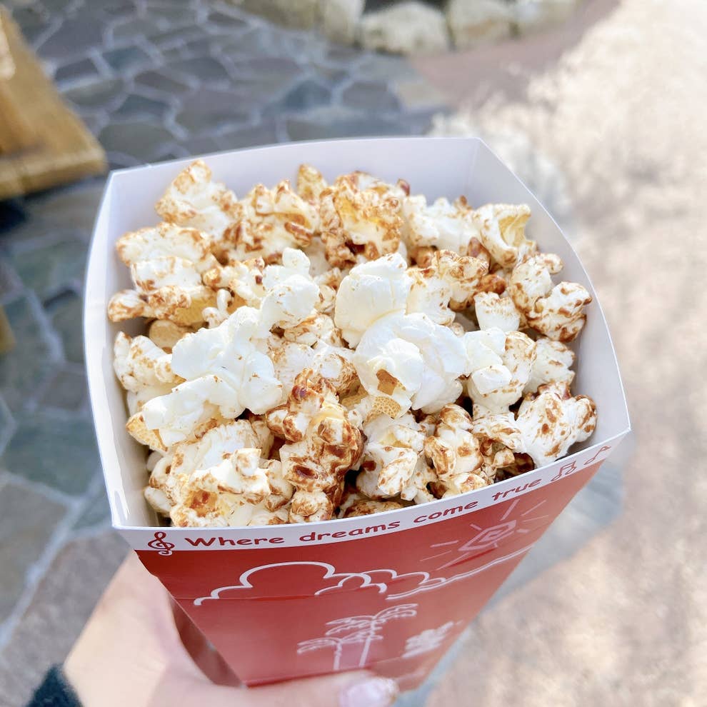 ディズニーランドのポップコーン これが正解かも 永遠に食べられるわ ディズニーランドのポップコーン これが正解かも 永遠に食べられるわ