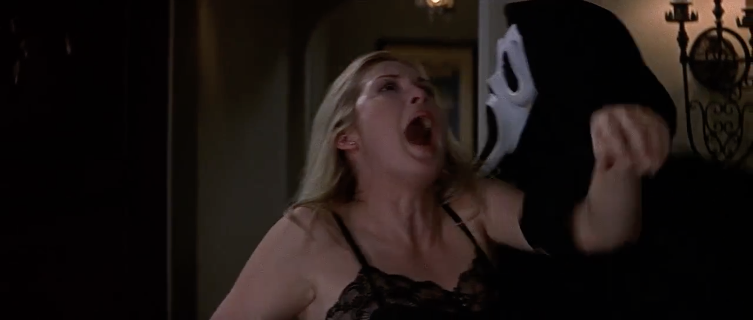 Kelly Rutherford gets stabbed by Ghostface