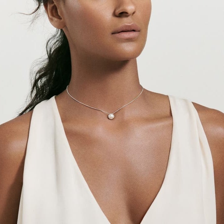 21 Best Pearl Necklaces That'll Always Be In Style 2022