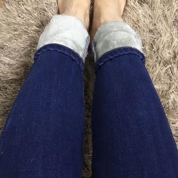 the same reviewer with the jeans cuffed to show the fleece lining