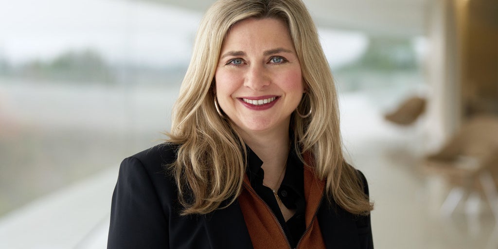 Apple Names Kristin Huguet Head Of PR - Vimarsana News