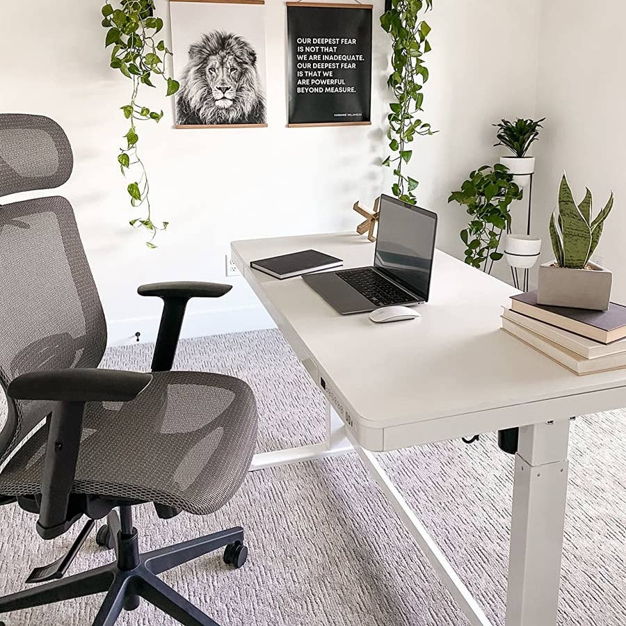 30 Desk Decor Ideas to Make Your Workspace Unique - Redbubble Life