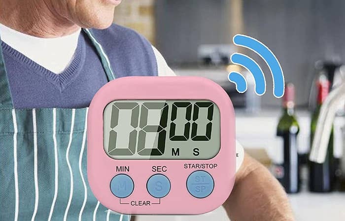 The timer superimposed over a person cooking, with a visual indicator for sound