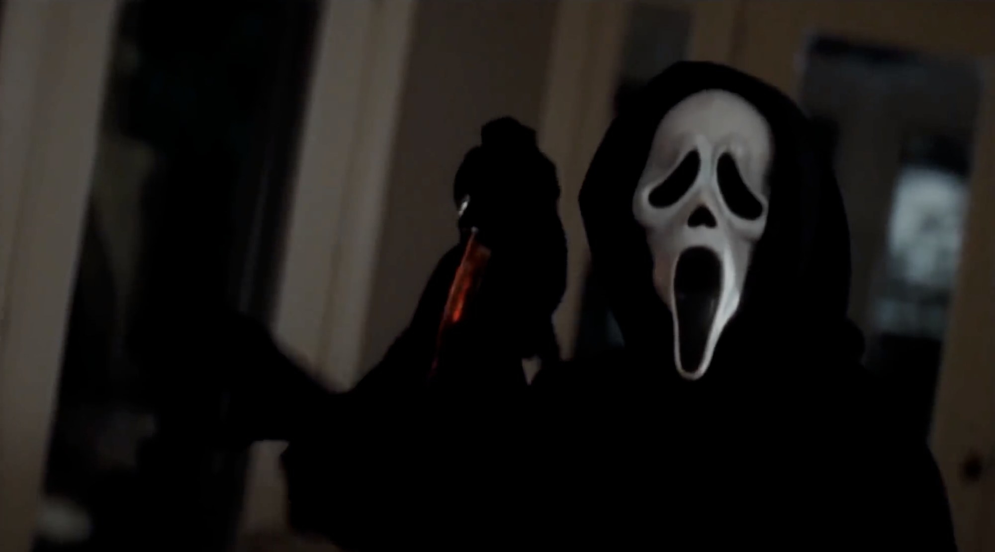 Ghostface with a knife in Scream 4
