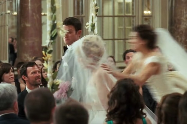 Anne Hathaway tackling Kate Hudson in "Bride Wars"