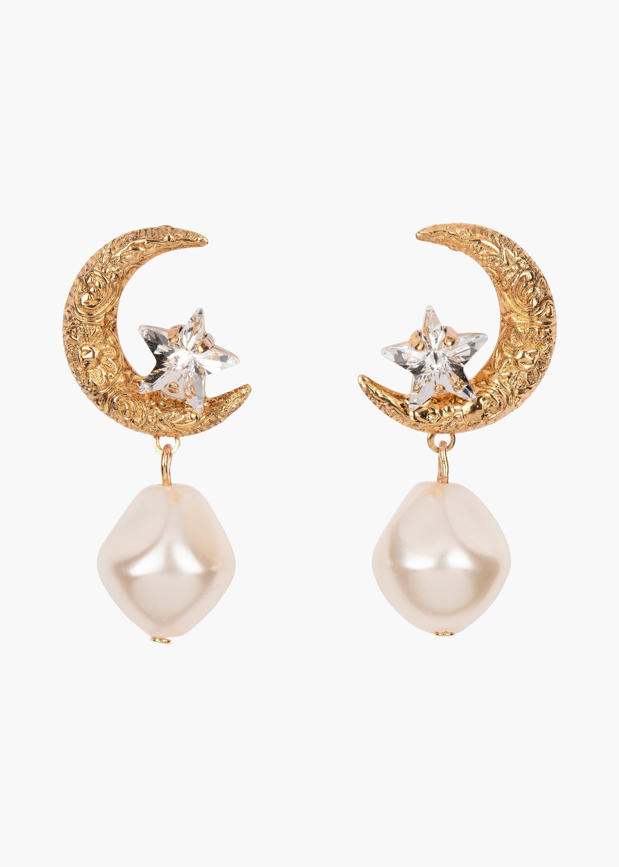 beautiful pearl earrings