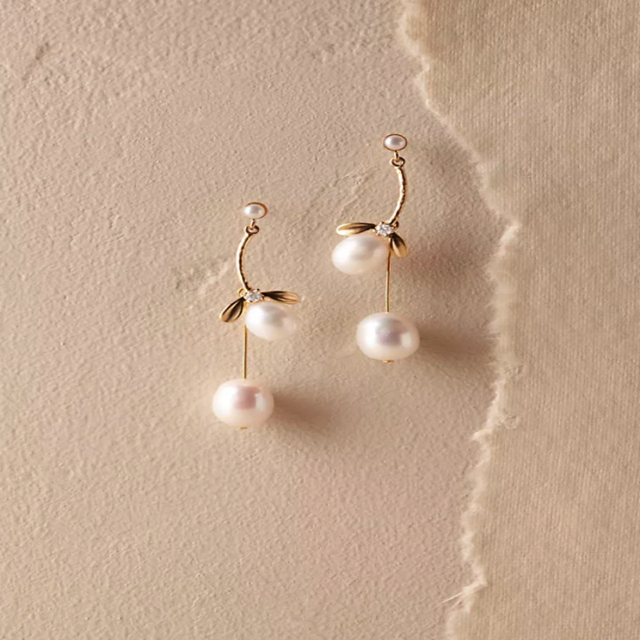 Image of the "Pearl Bloom" earrings
