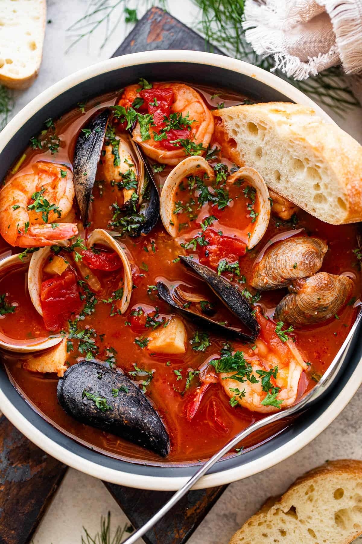 Seafood stew with bread on the side
