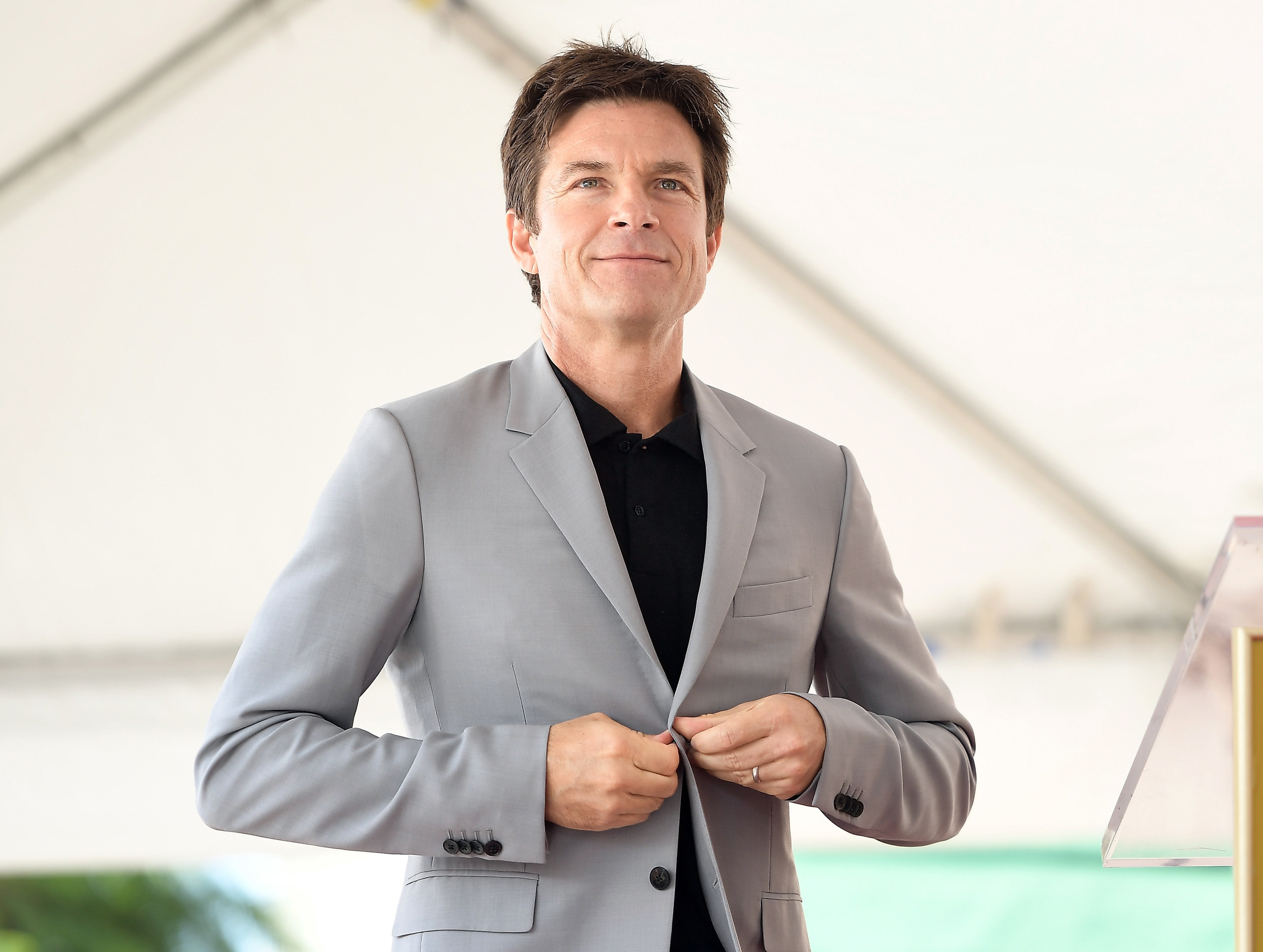 Джейсон бейтман. Джейсон Бейтман 2022. Джейсон Бейтман 2022 фото. Jason Bateman 2021.