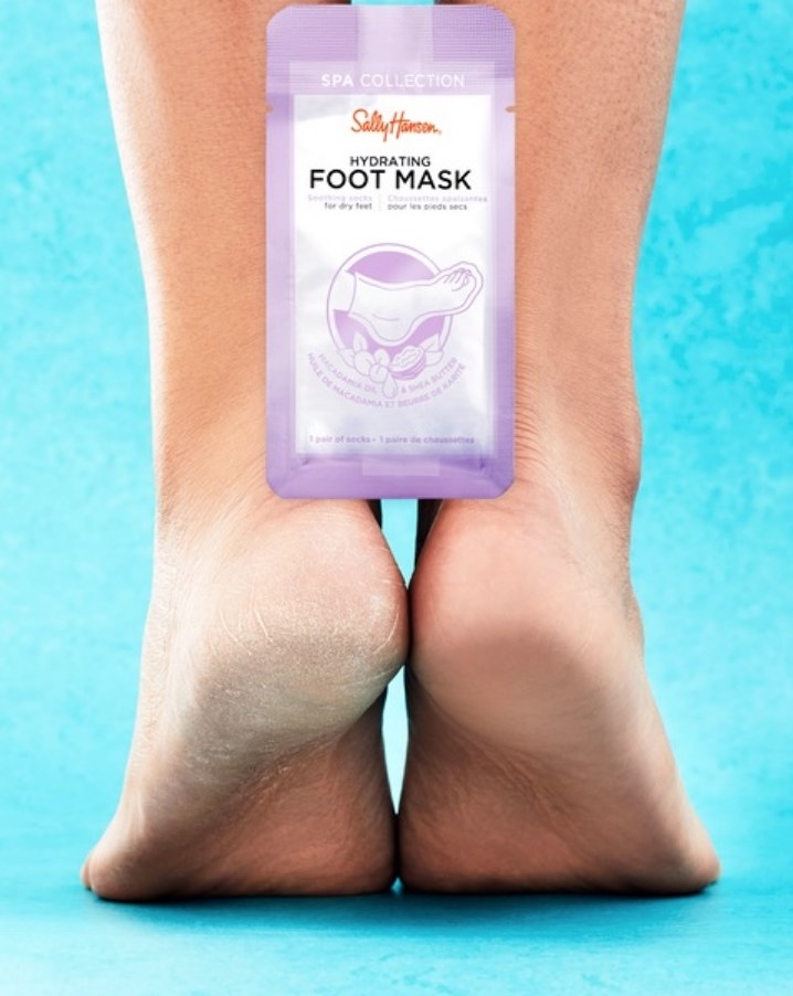 A model with one cracked, dry foot and one healed foot next to a hydrating foot mask