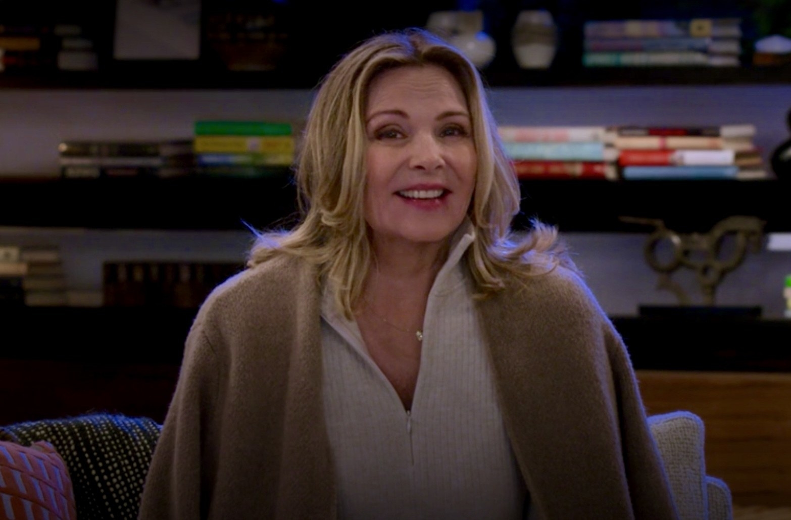 Kim Cattrall as Sophie in HIMYF smiling at the camera