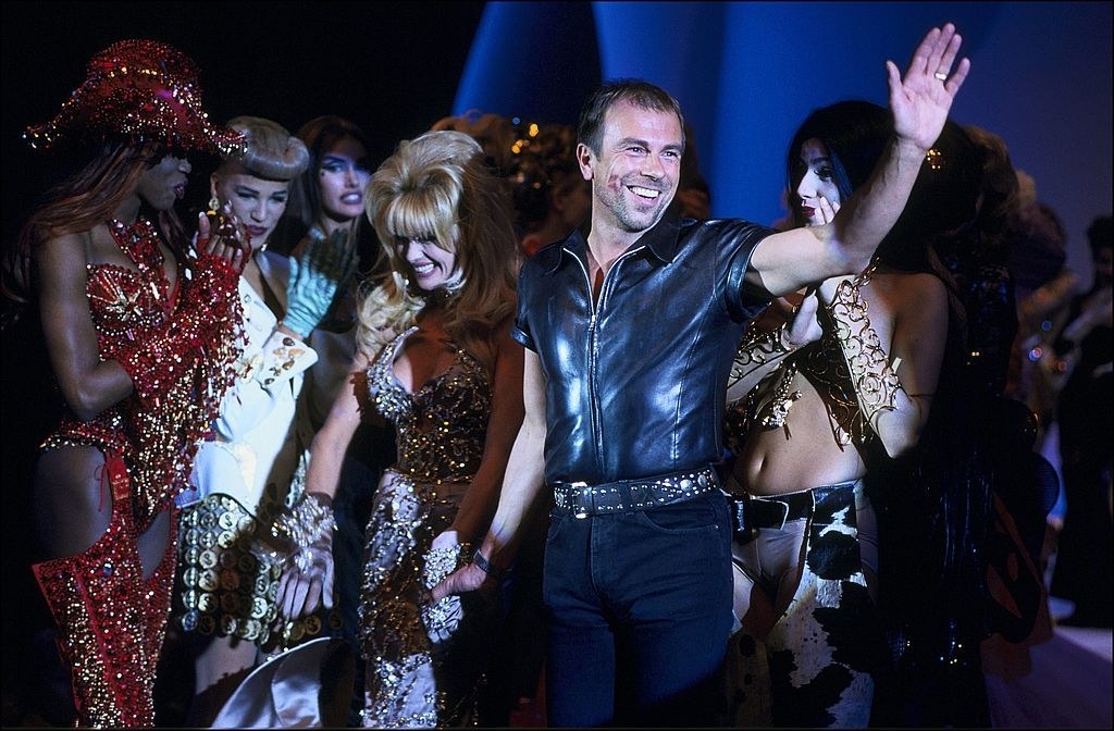 Thierry at the 1992 spring-summer fashion show for Mugler waving to the audience