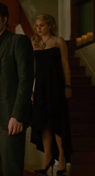 28 Wild Outfits From Twilight And New Moon, Ranked 28 Wild Outfits From Twilight And New Moon, Ranked