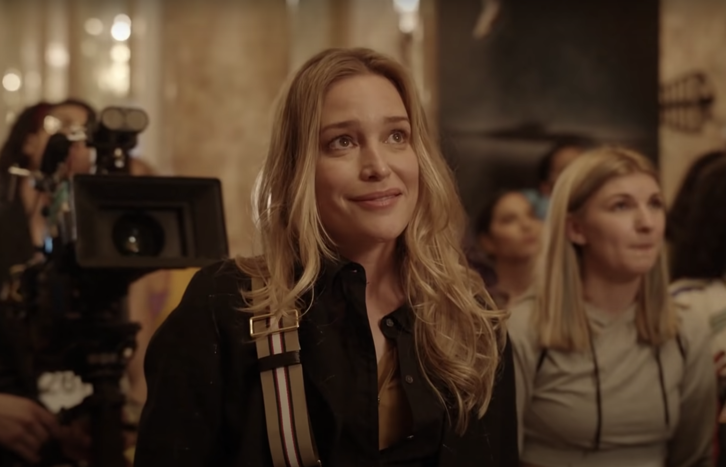 Piper Perabo smiles softly as Paula on &quot;The Big Leap&quot;