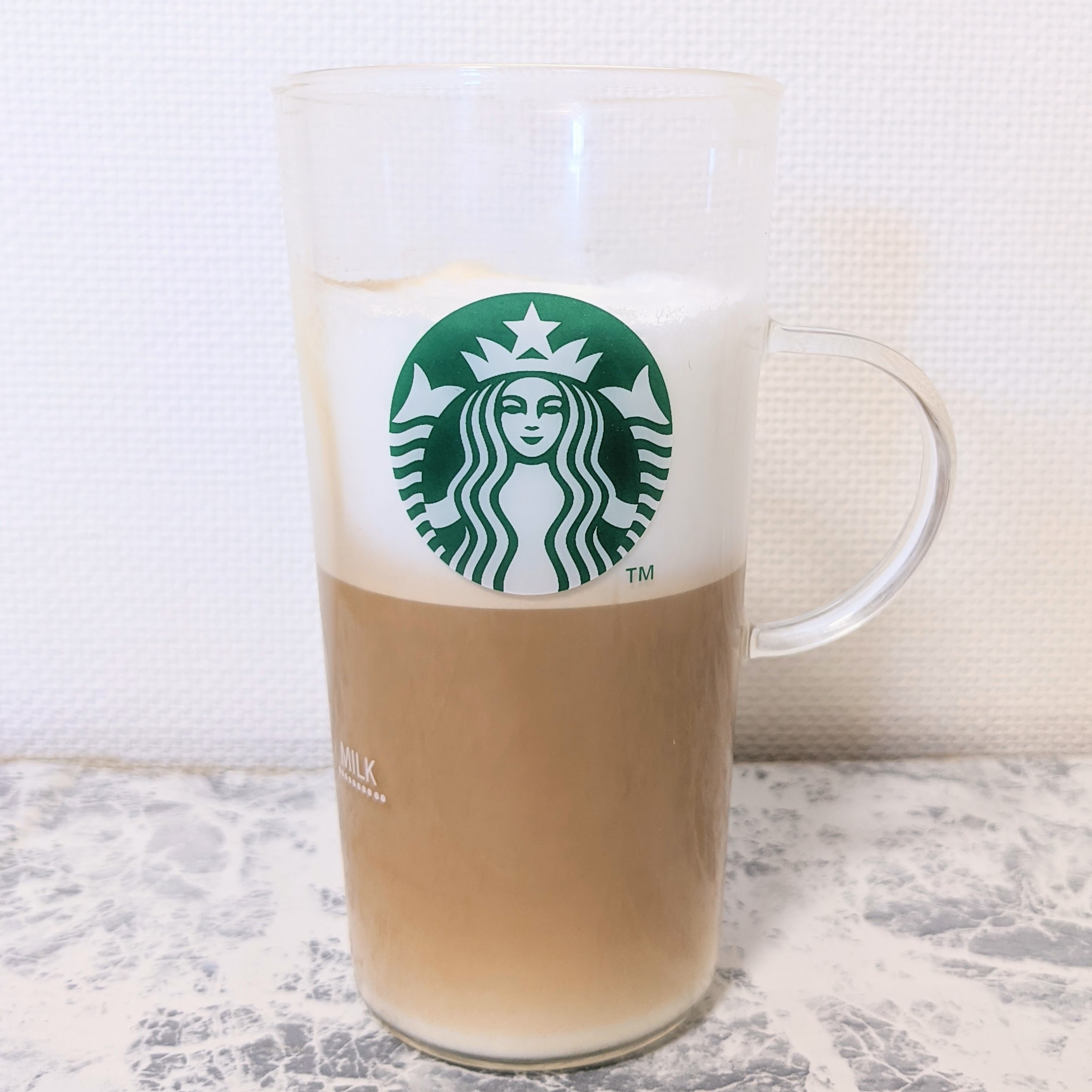 ここ、カフェじゃないよね？【スタバ】の「天才グッズ」ふわふわラテが