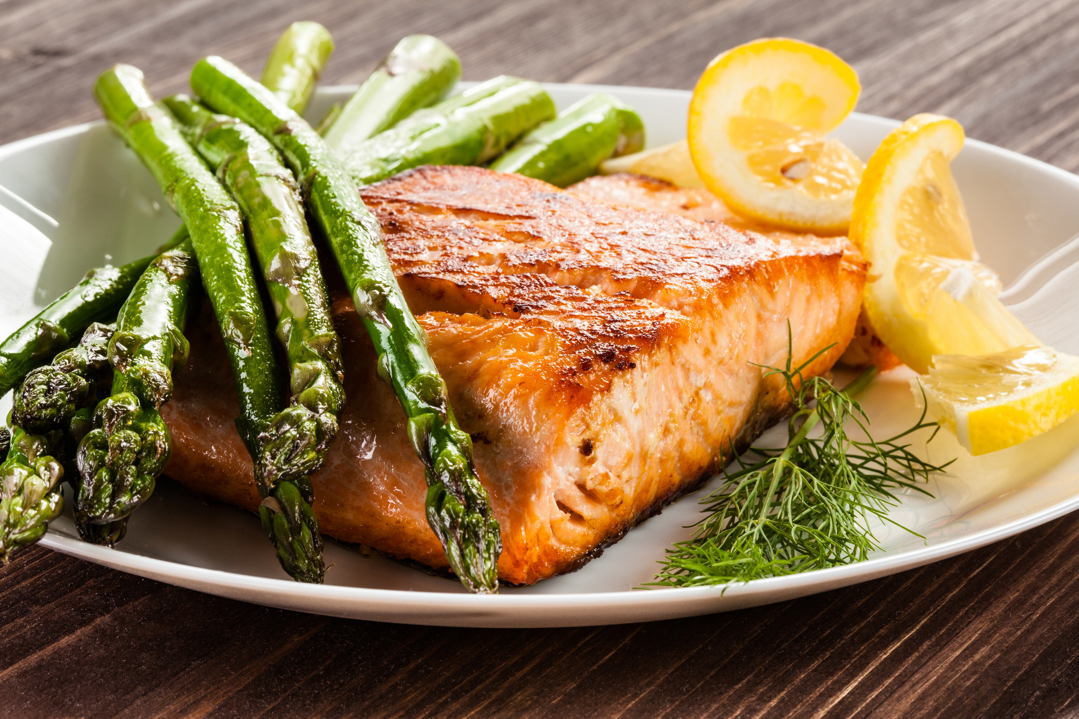 Grilled salmon with asparagus.