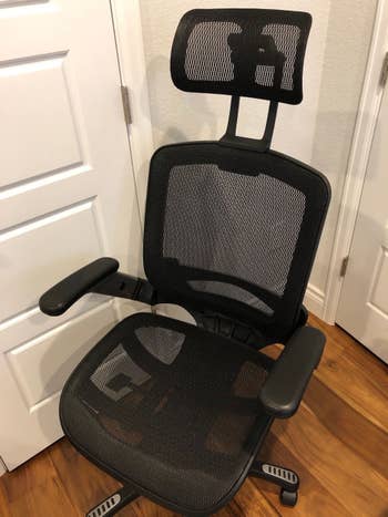 reviewer's black mesh office chair
