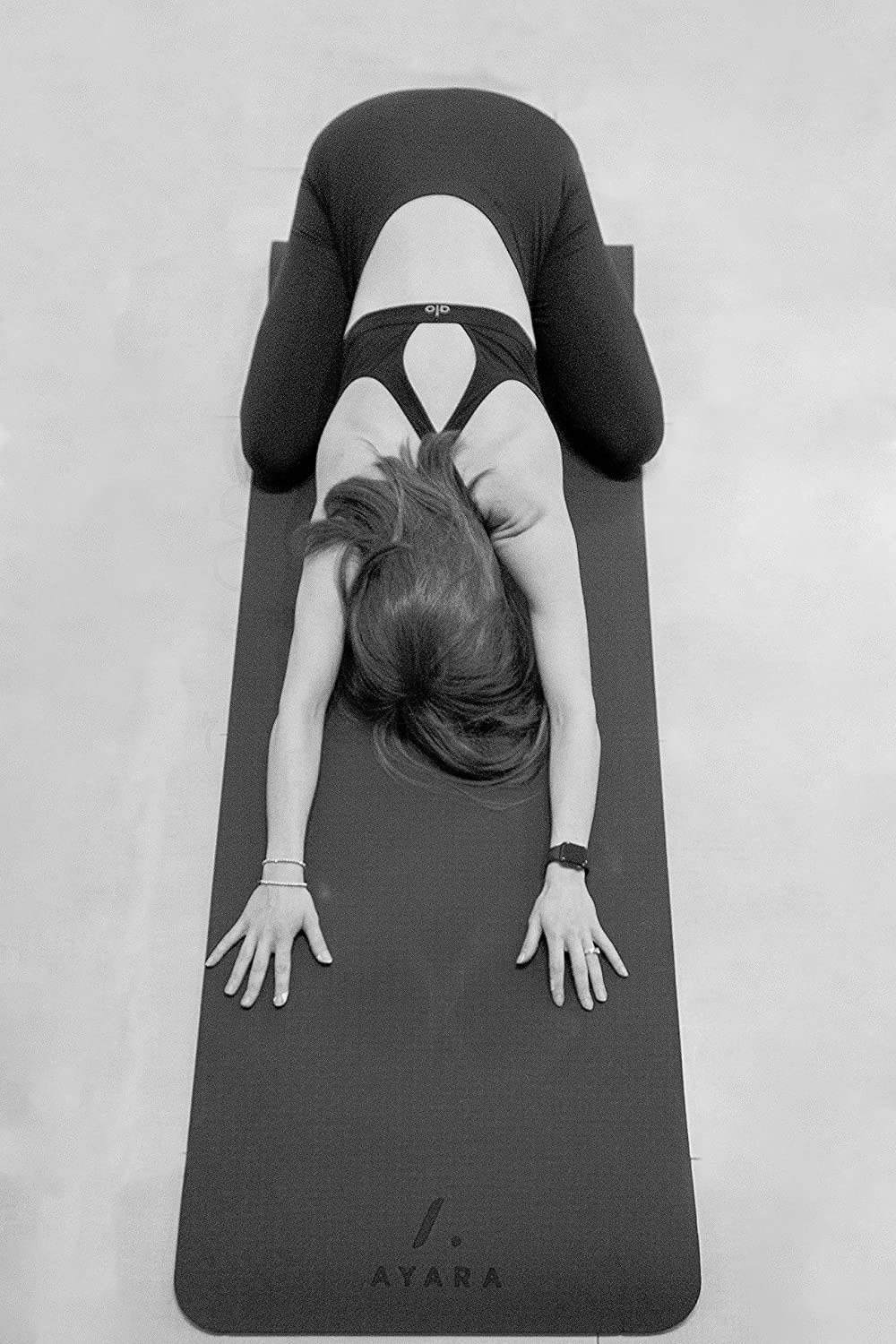 tapete de yoga gris