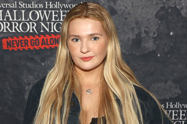 Abigail Breslin Totally Slammed A Commenter Who Called Her A "Pathetic Loser" For Wearing A Mask