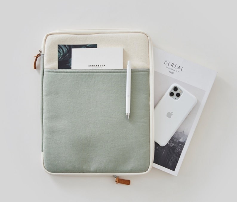 the canvas laptop cover in teal