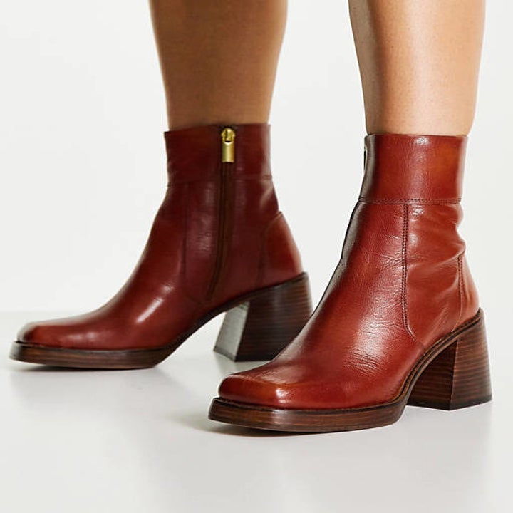 11 Best Go-Go Boots For Getting Your Groovy On 2022