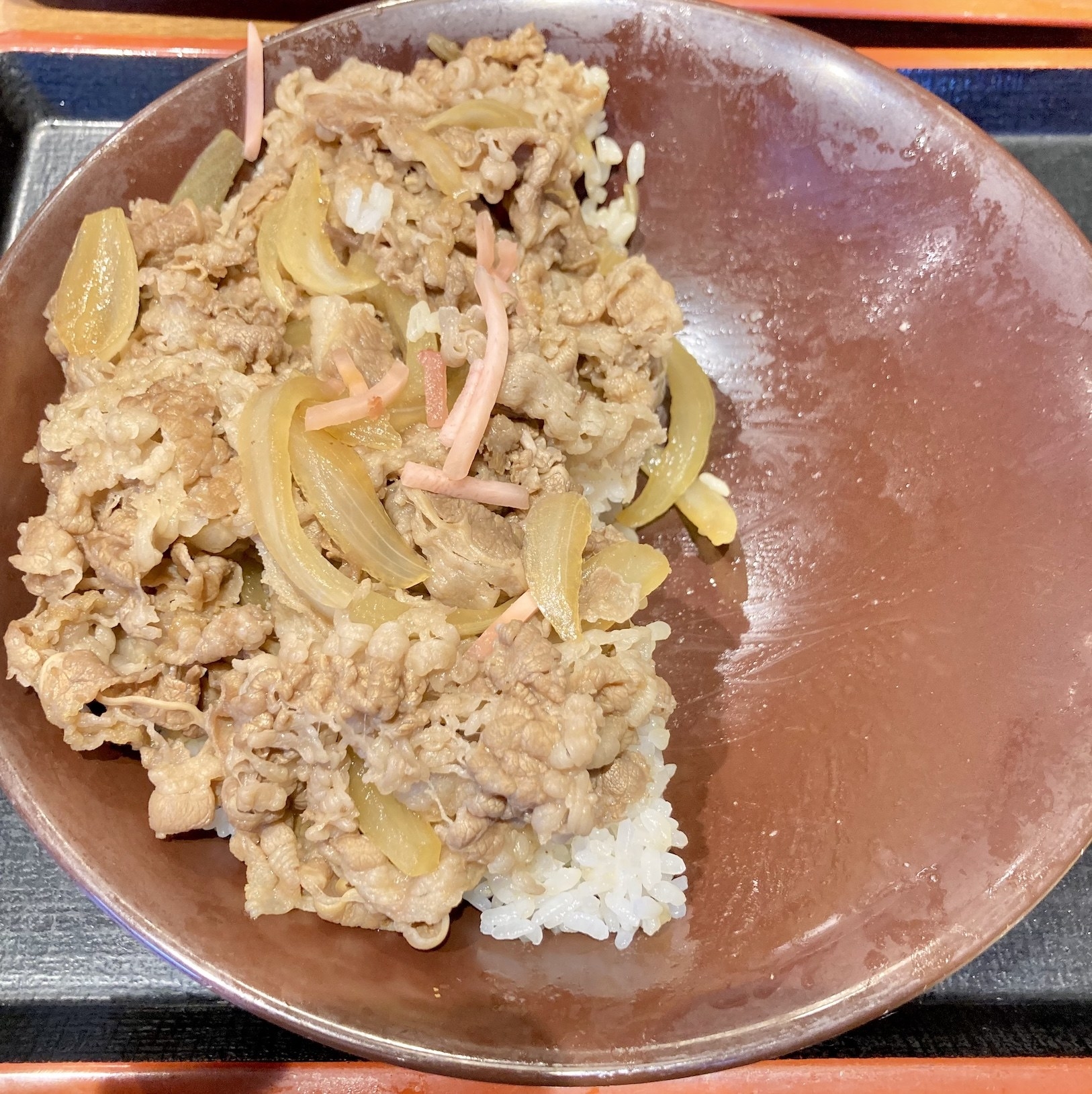 すき家の“裏メニュー” 2000kcal超え「鬼盛り牛丼」の破壊力がヤバすぎる…