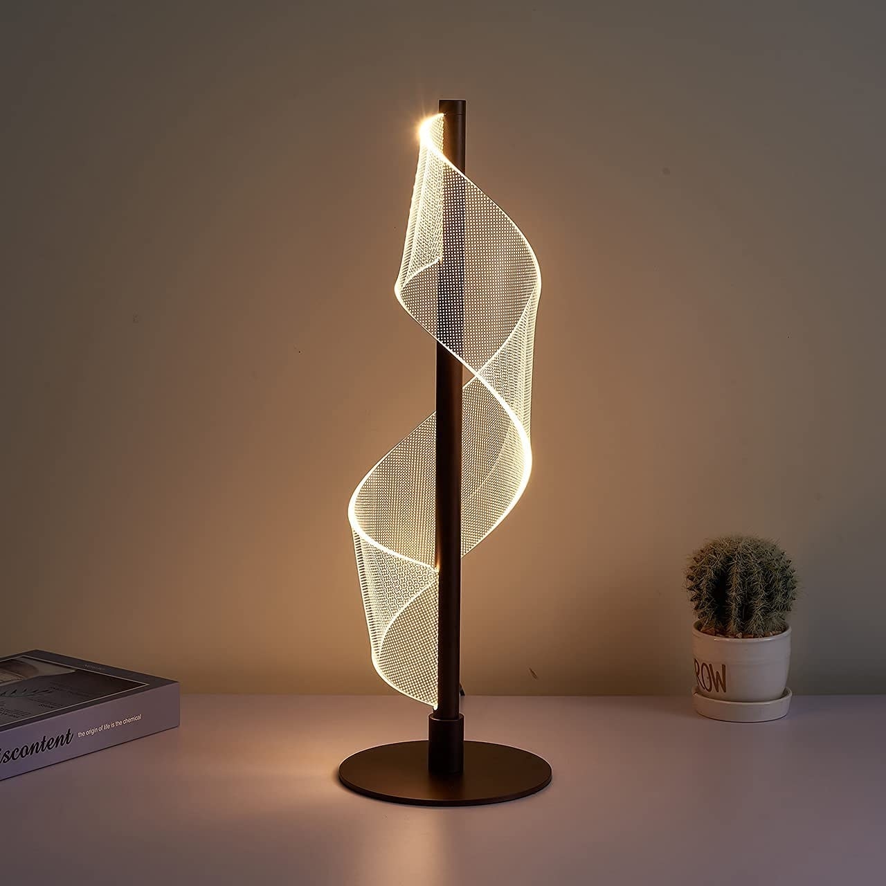 Lámpara para mesa con estilo futurista